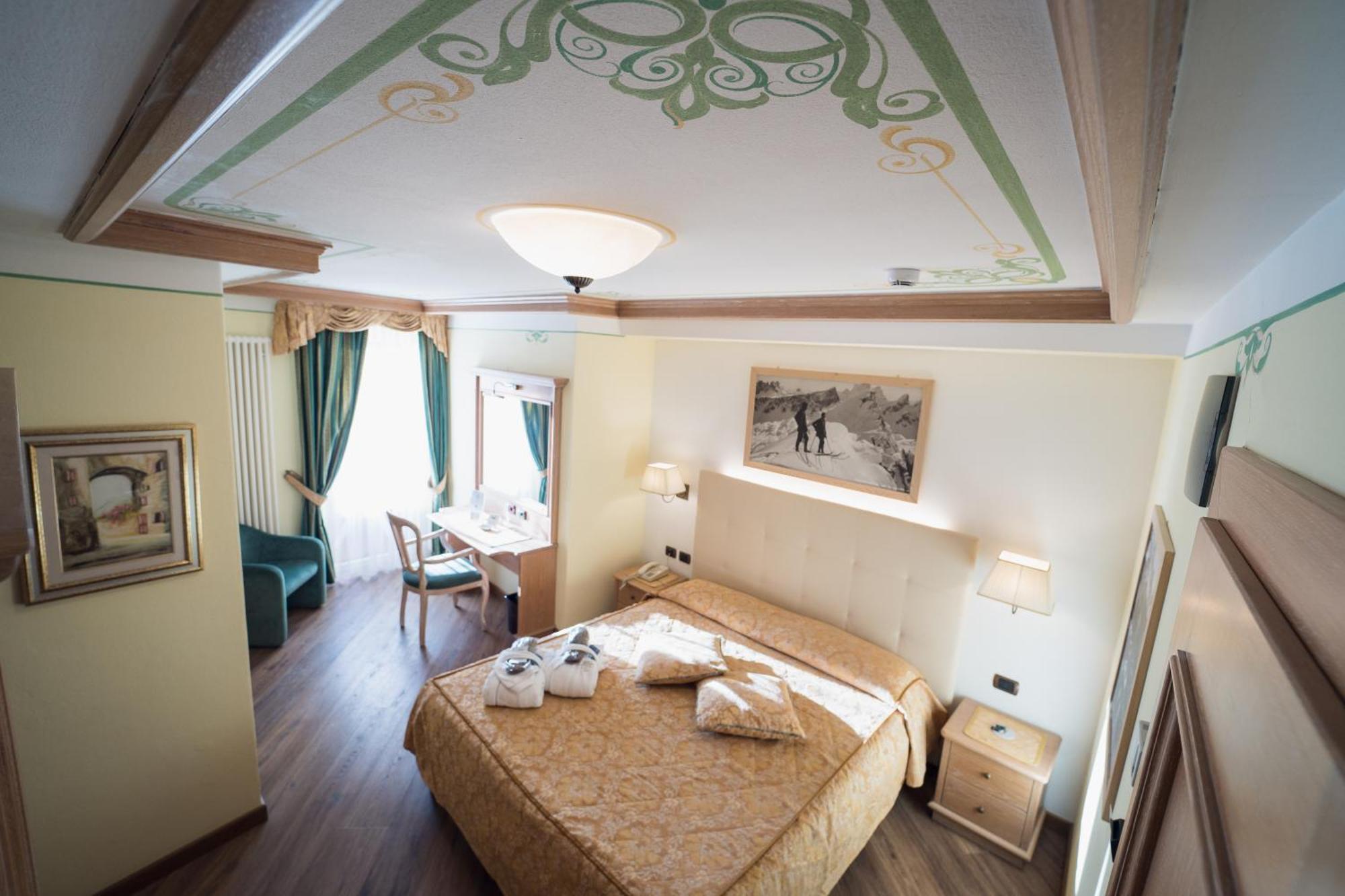 Hotel Alle Alpi Moena Exterior photo