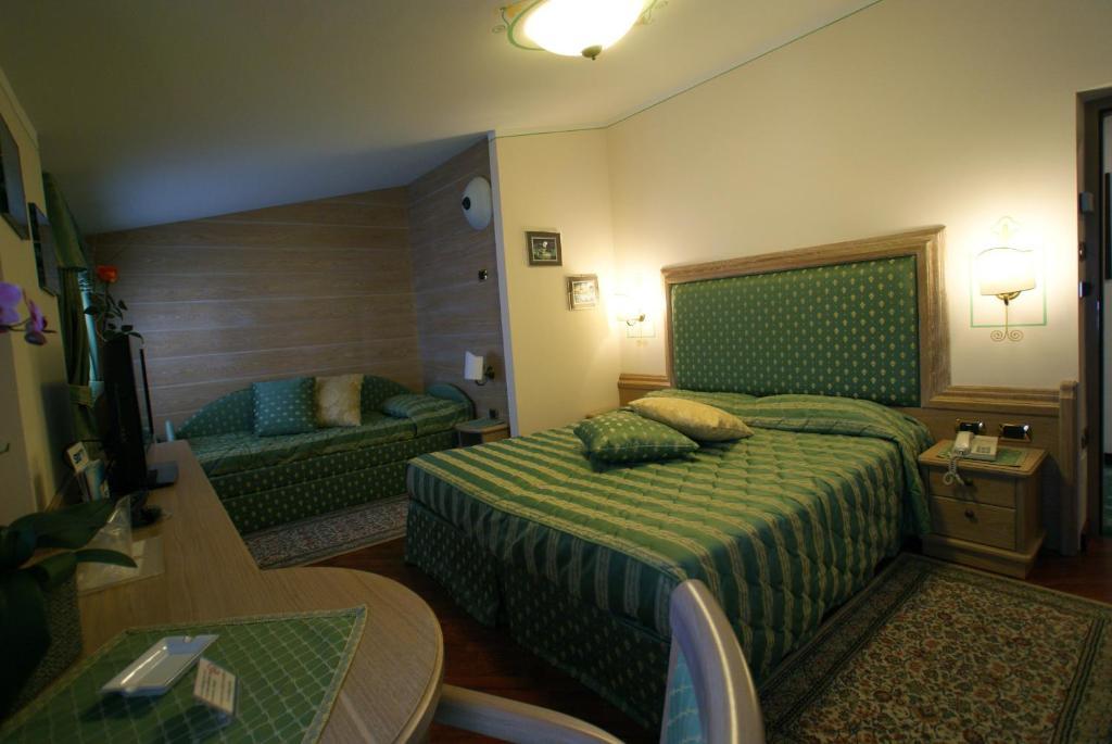 Hotel Alle Alpi Moena Room photo